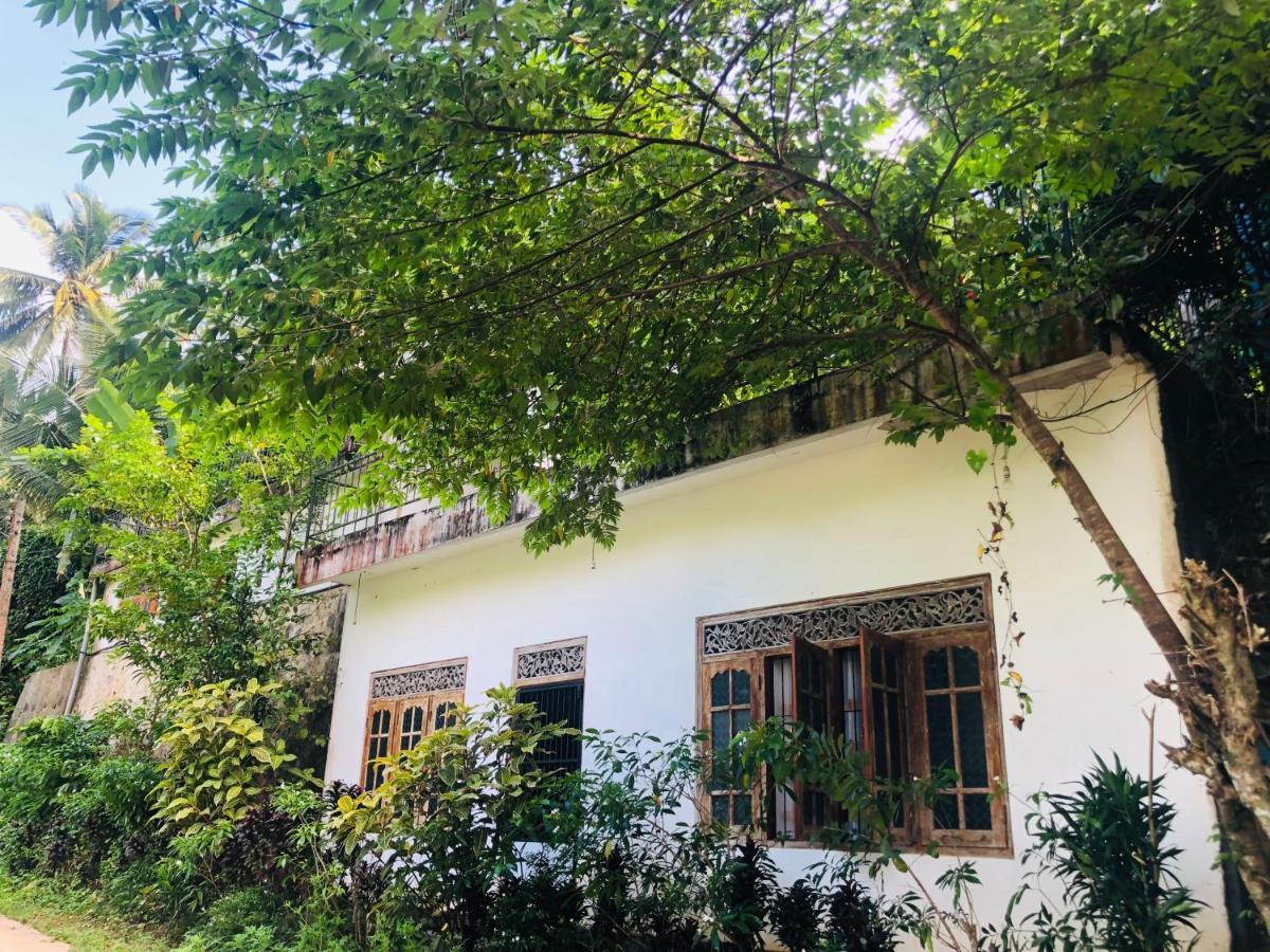 Thaaaru Villa Мириса Екстериор снимка